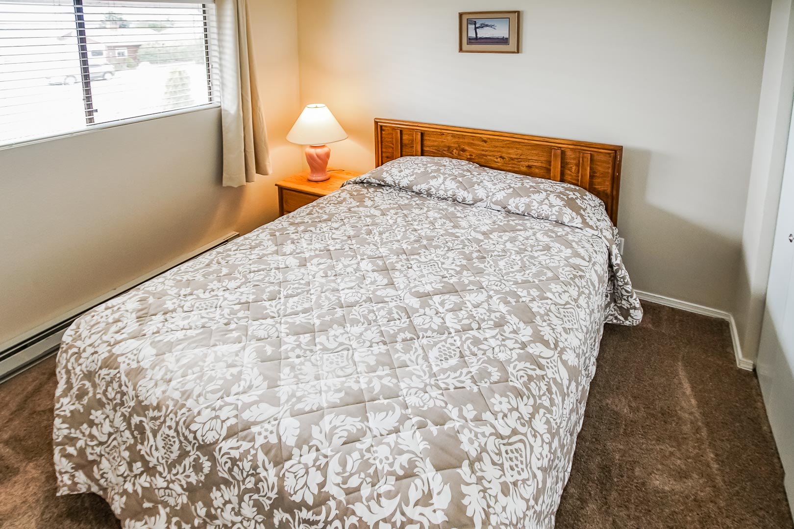 A Two- bedroom unit with a queen bed at VRI's Cabana Club in Blaine, Washington.